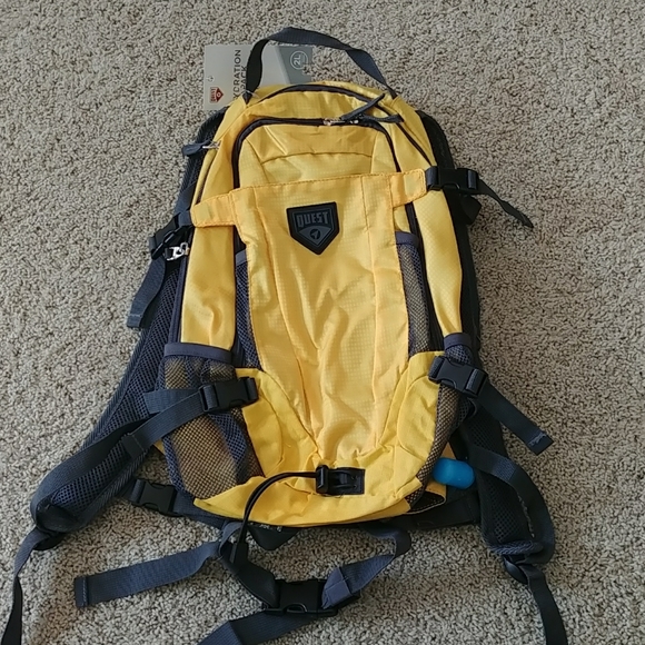 quest 2l hydration pack